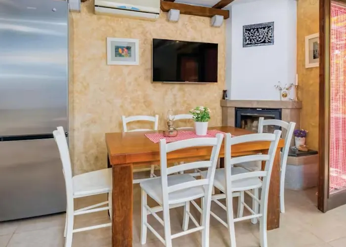 Imortele Aria With Pool By Guide Villa Cres