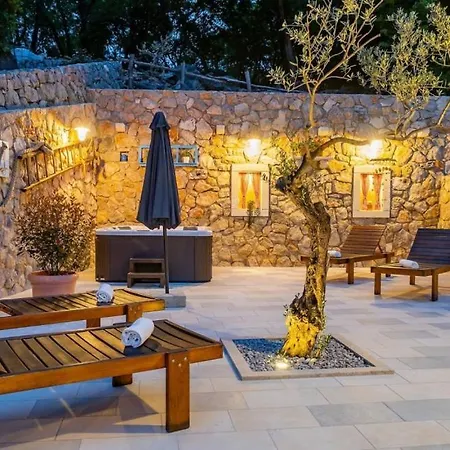 Villa Imortele Aria With Pool By Guide *