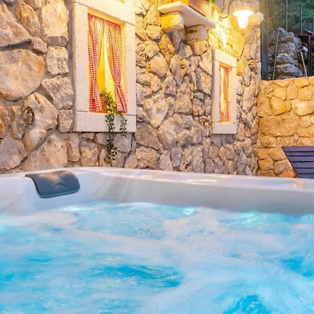 Imortele Aria With Pool By Guide Cres