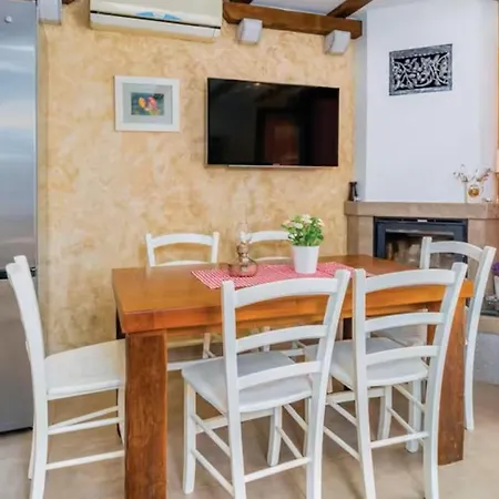 Imortele Aria With Pool By Guide Villa Cres