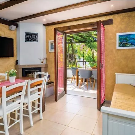 Imortele Aria With Pool By Guide Villa