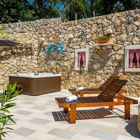 Imortele Aria With Pool By Guide Cres